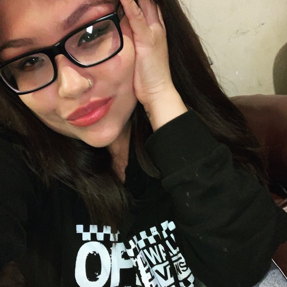 Meet your Posher, Sandy or Sunny - Picture 2 of 4